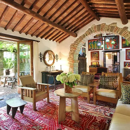 Vila Macennere By Salogi Lucca